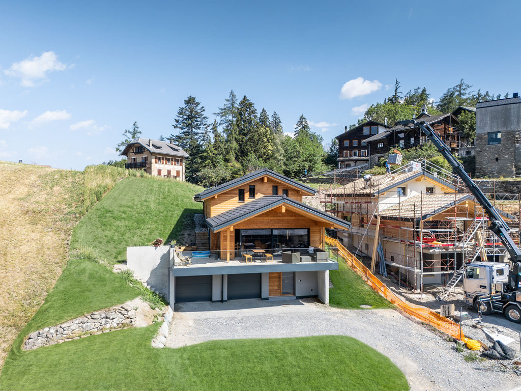 Le chalet de Chemin-Dessus dans son site.